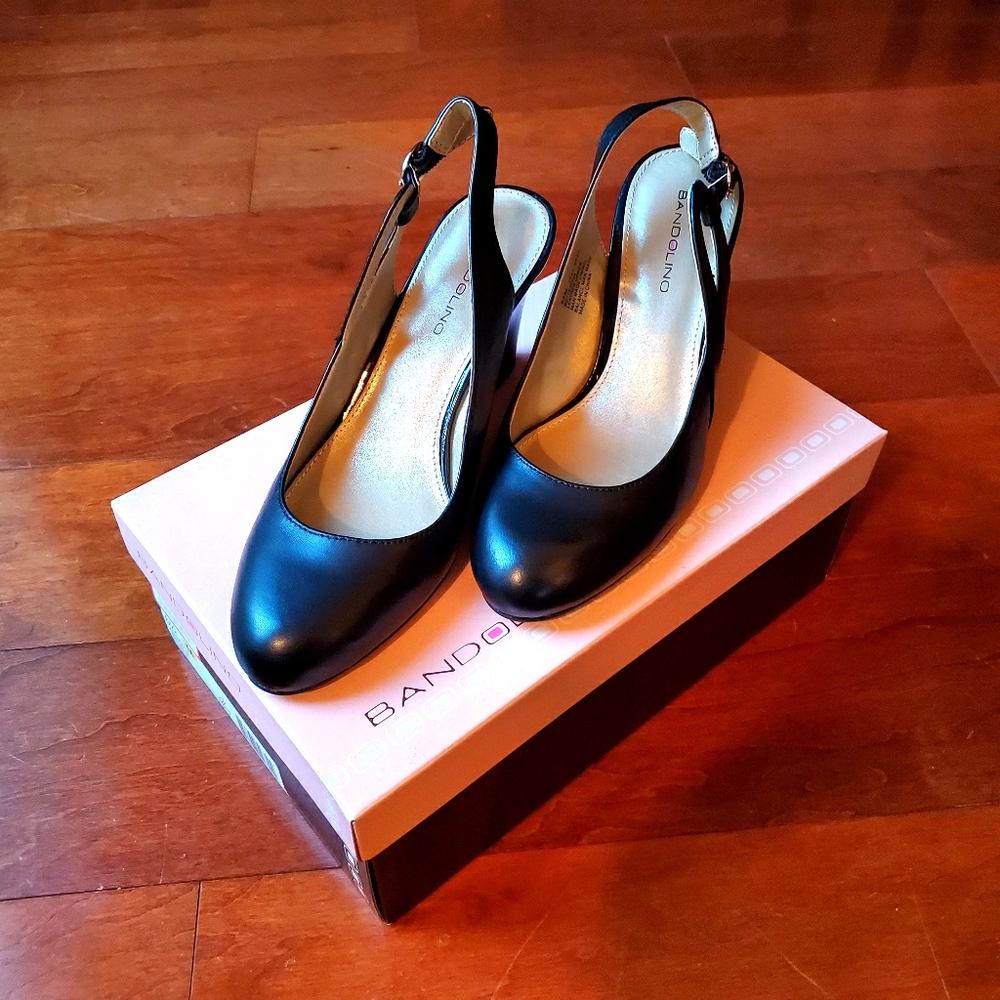 Bandolino Black RoundToe Sling Back Wedge